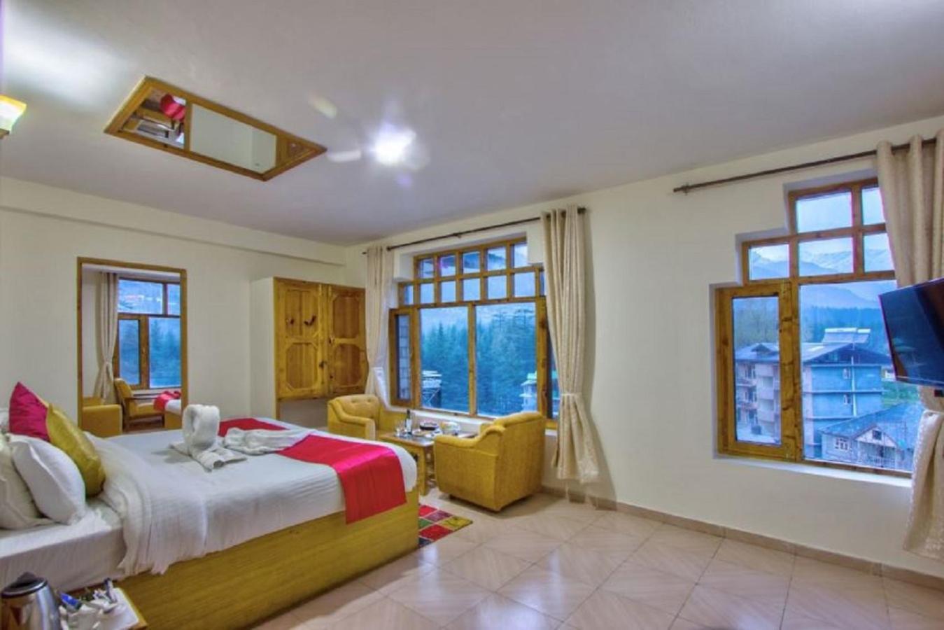 White Mountain Hotel Manāli Kültér fotó