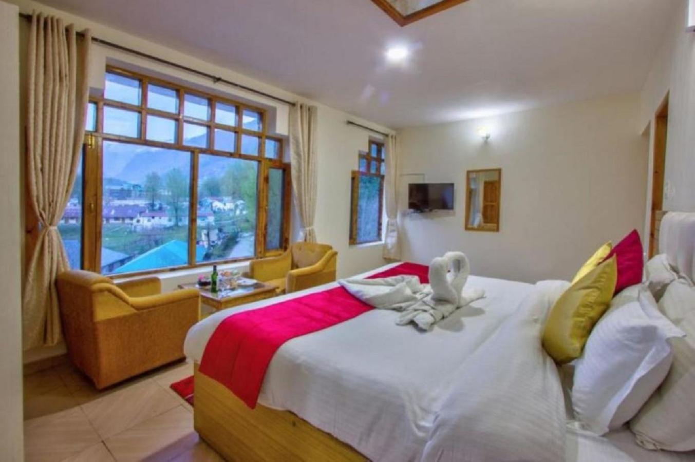 White Mountain Hotel Manāli Kültér fotó