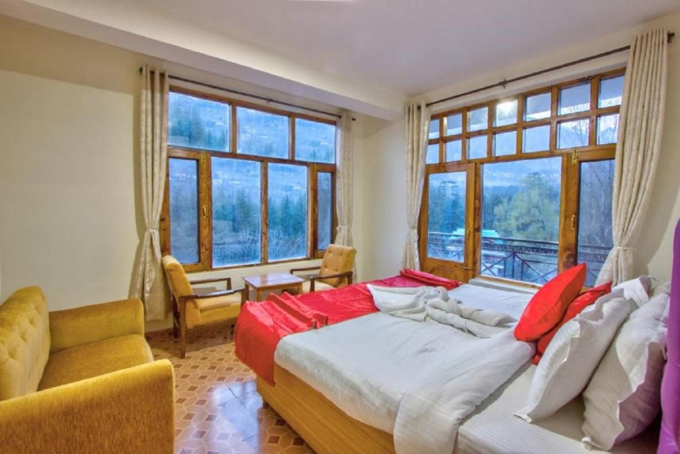 White Mountain Hotel Manāli Kültér fotó