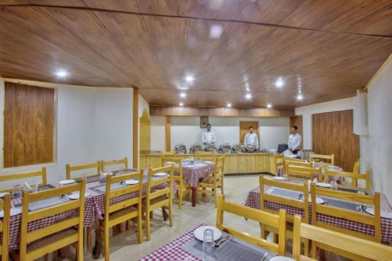 White Mountain Hotel Manāli Kültér fotó