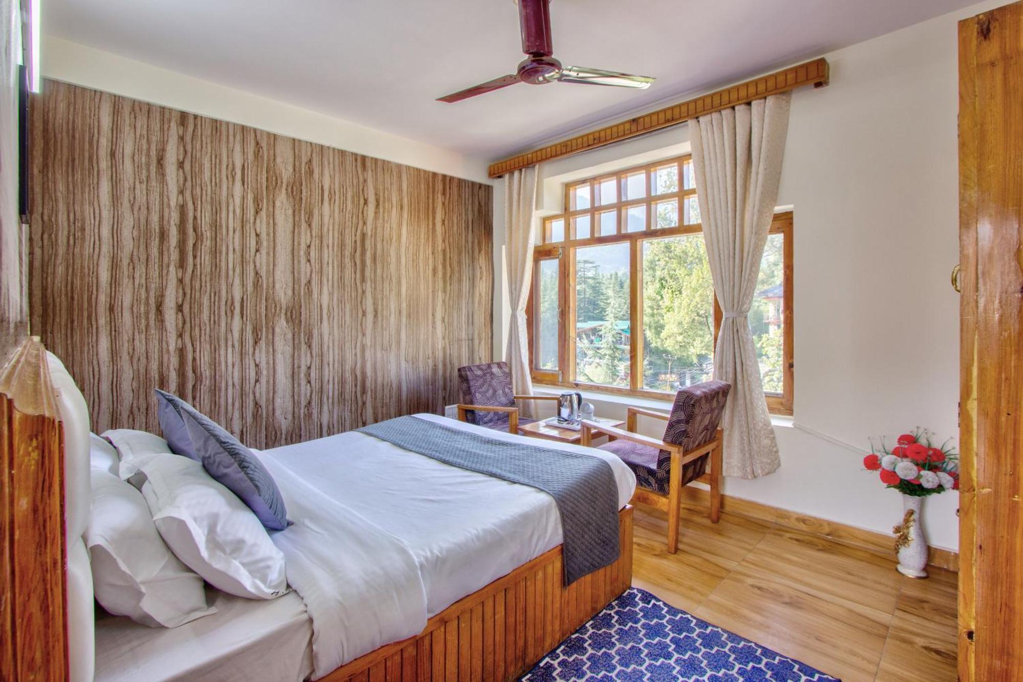White Mountain Hotel Manāli Kültér fotó