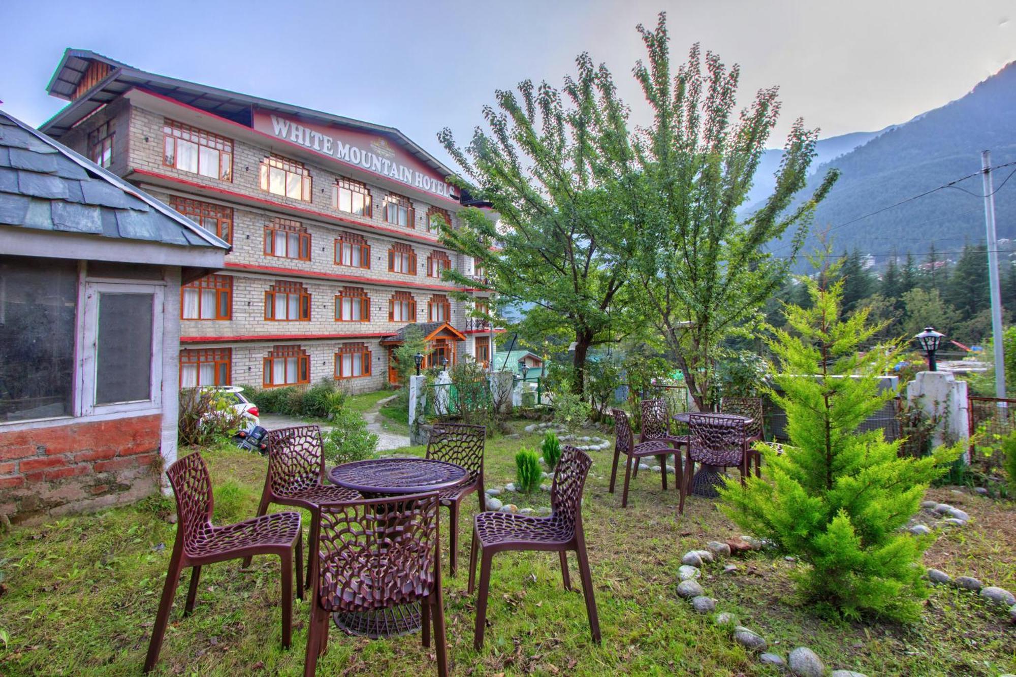 White Mountain Hotel Manāli Kültér fotó