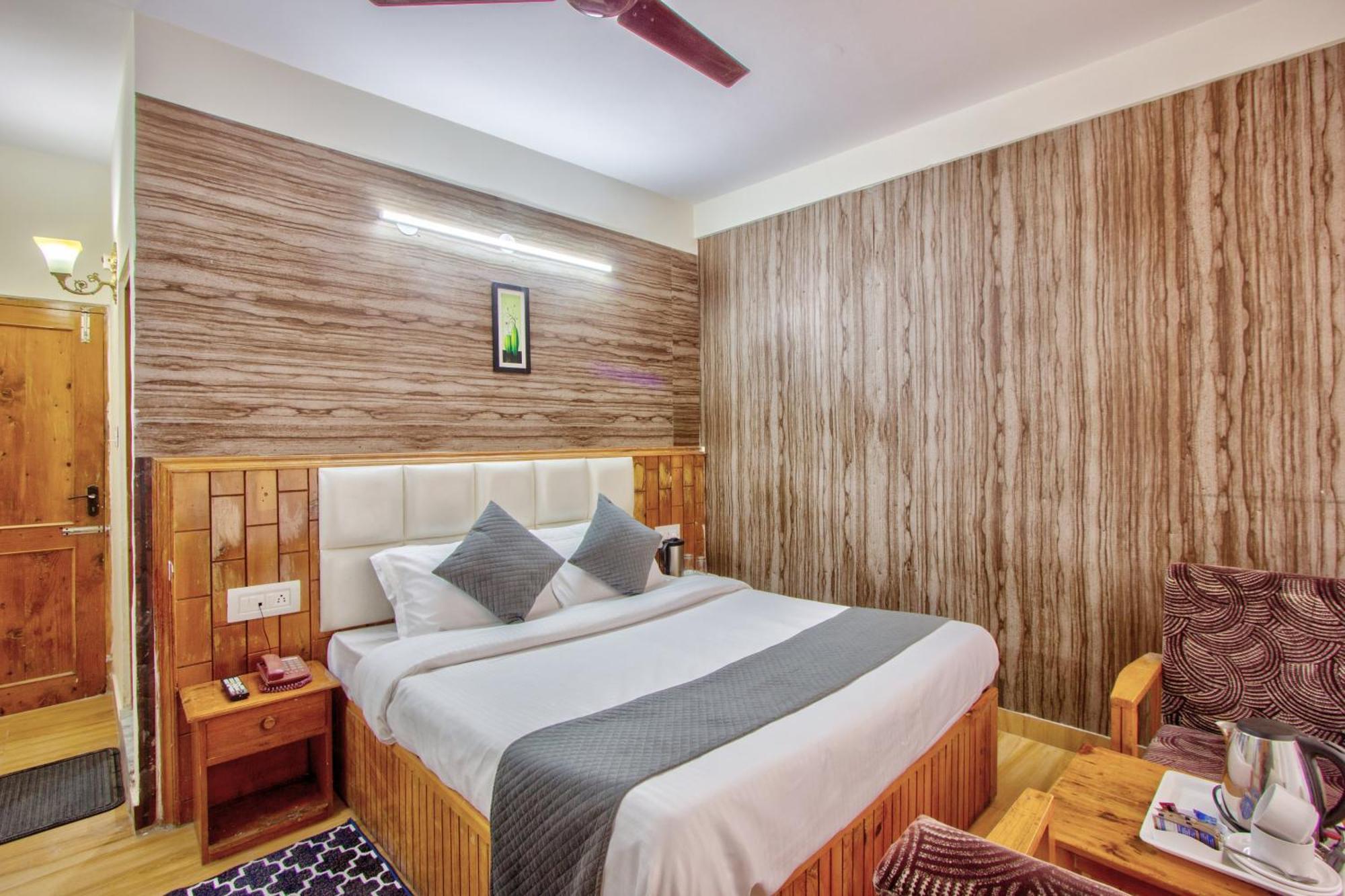 White Mountain Hotel Manāli Kültér fotó