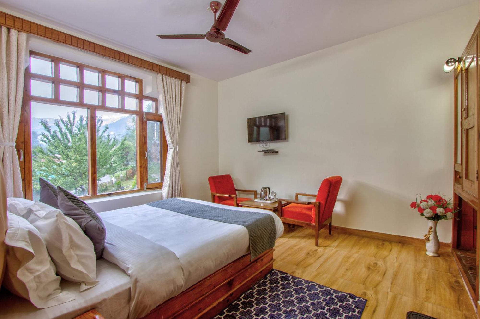 White Mountain Hotel Manāli Kültér fotó